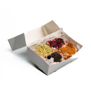 Box 4 rollos de canela con Toppings